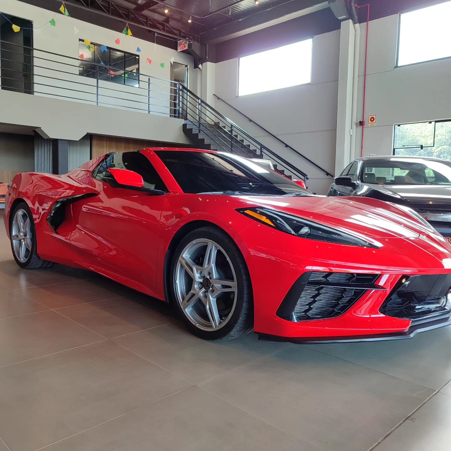 Aplicação de película automotiva em CORVET