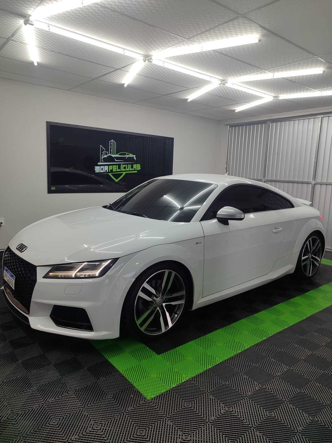 Aplicação de película automotiva em AUDI