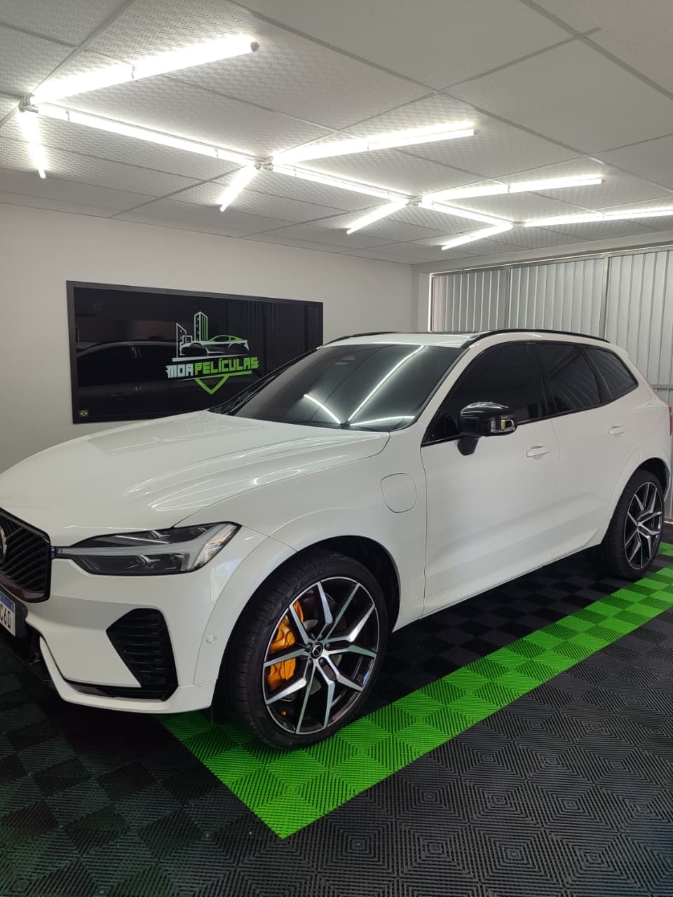 Aplicação de película automotiva em VOLVO3
