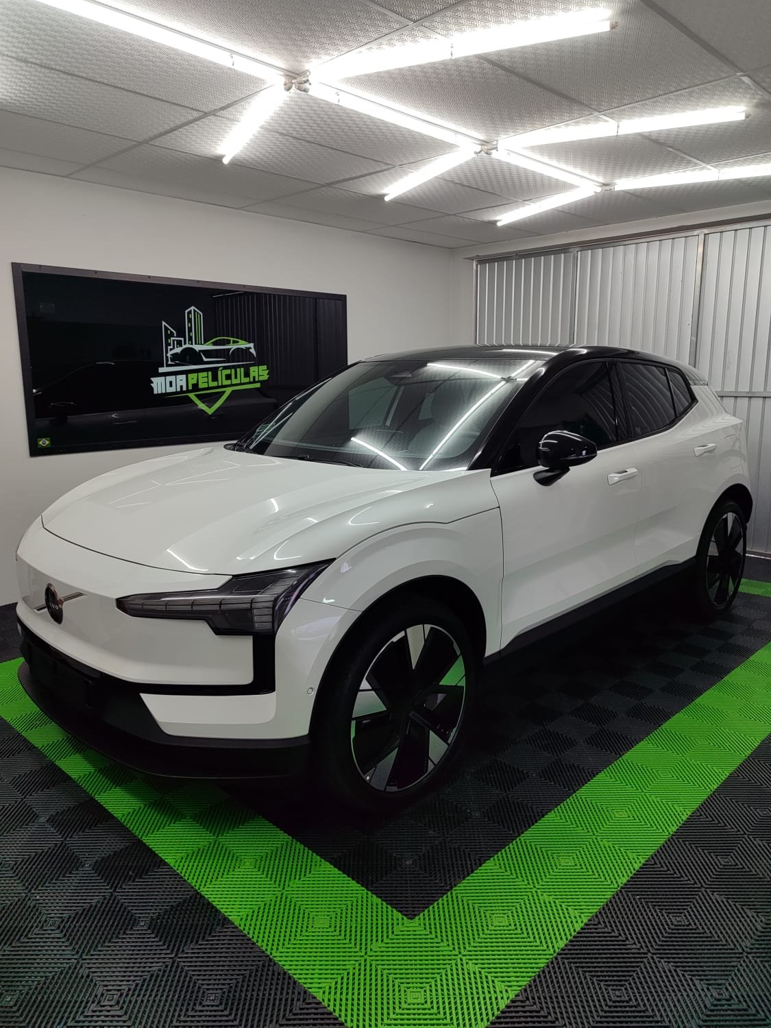 Aplicação de película automotiva em VOLVOB